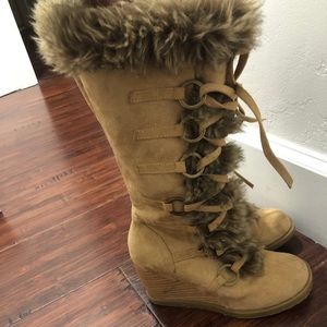 Fur lace boots